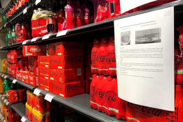 Coca-Cola retira masivamente bebidas en Europa por presencia de clorato