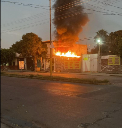 Queman un negocio de desperdicios industriales en Cuautla