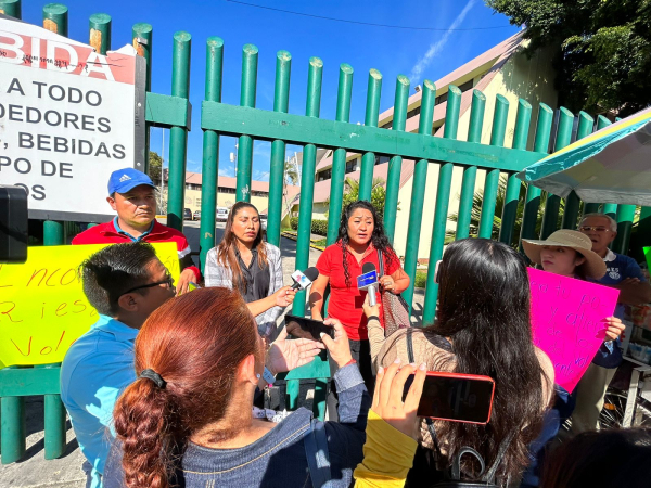 Exigen profesores bonificación por riesgo volcánico