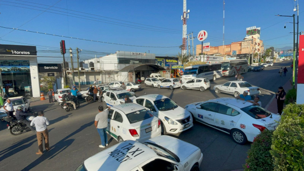 TAXISTAS EXIGEN "TRATO JUSTO" DE LAS AUTORIDADES