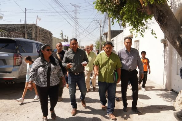 ANUNCIA SANTOS TAVAREZ PAVIMENTACIÓN EN LA COLONIA GUADALUPE DE LAS ARENAS