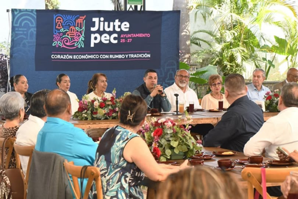 Encuentro entre autoridades educativas y municipales de Jiutepec