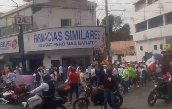 Continúan las protestas de trabajadores del PJF